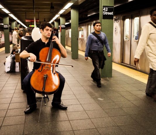 “Bach in the Subways” founder revives classical music through spontaneous, live concerts