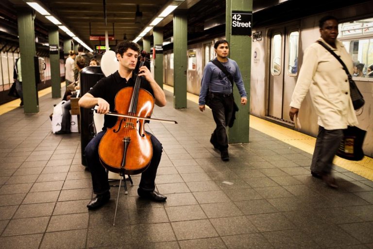 “Bach in the Subways” founder revives classical music through spontaneous, live concerts