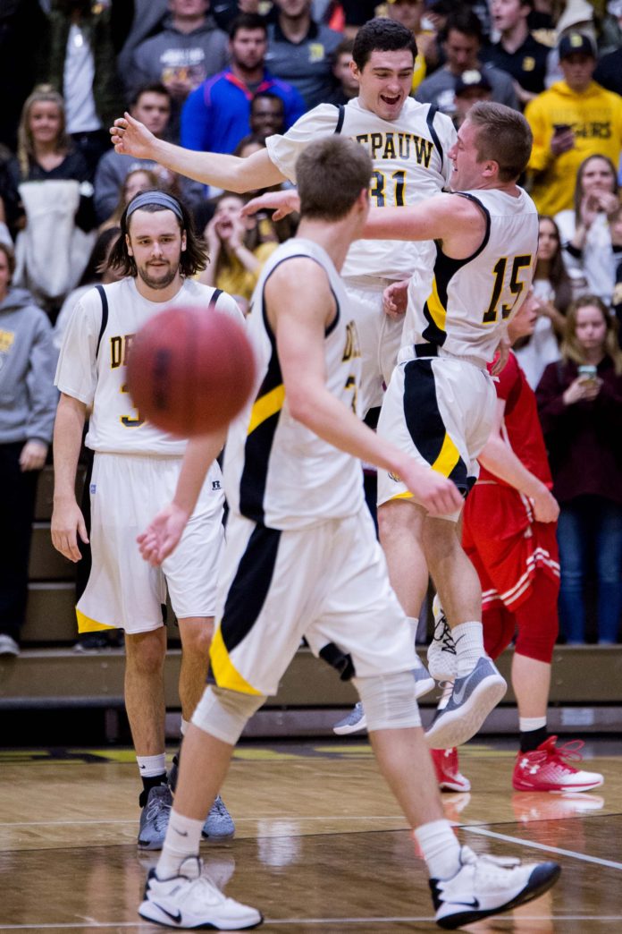 Men's basketball extends season defeating Wabash, fall to Big Red in