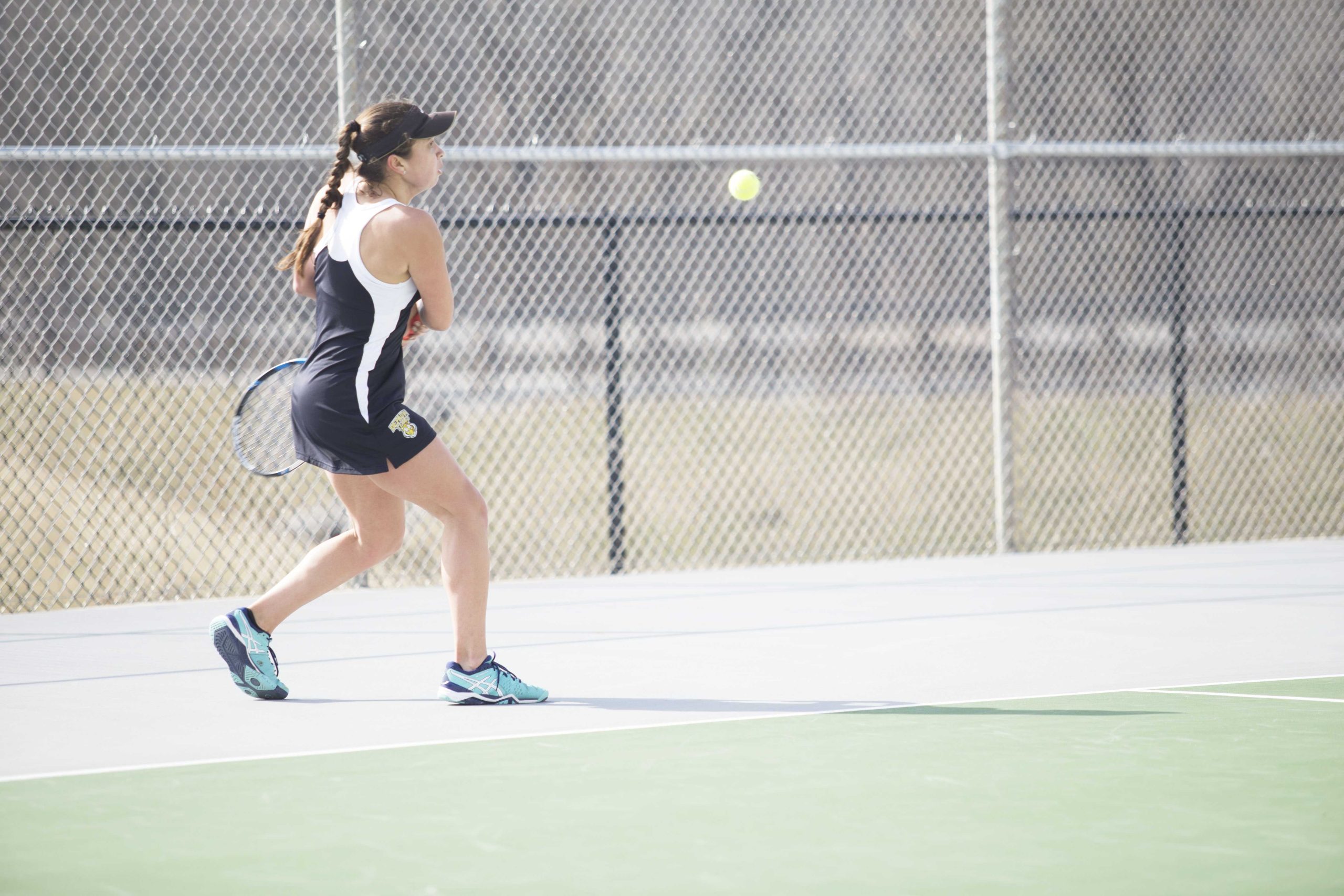 Women’s tennis opens season with losses to powerhouse teams
