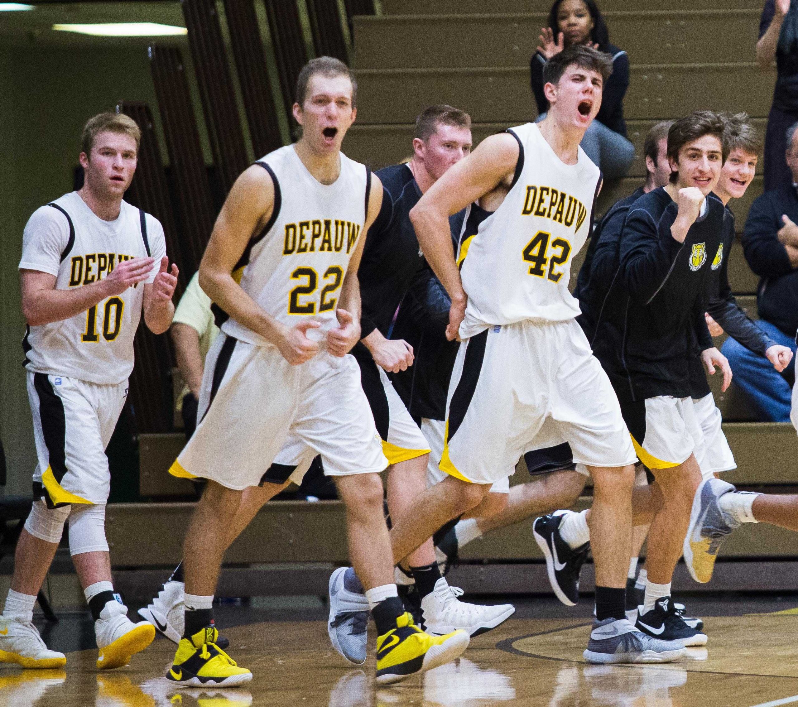 Men’s basketball flips the script with second half comeback against Kenyon
