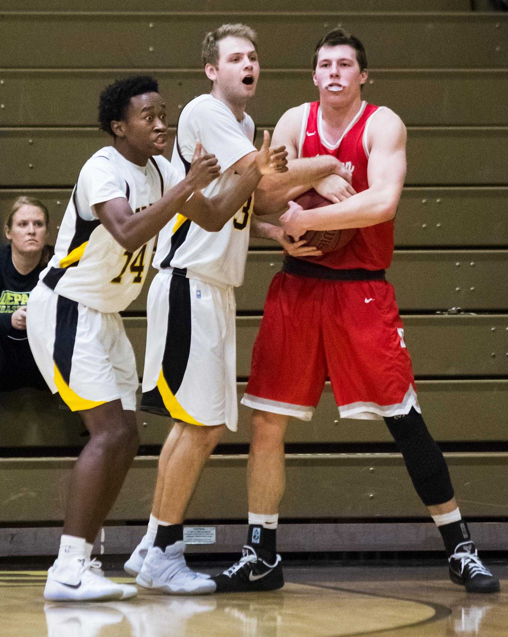 Men’s basketball flips the script with second half comeback against Kenyon