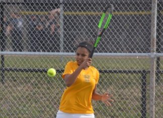 Alyssa Seneviratne plays tennis / THE DEPAUW