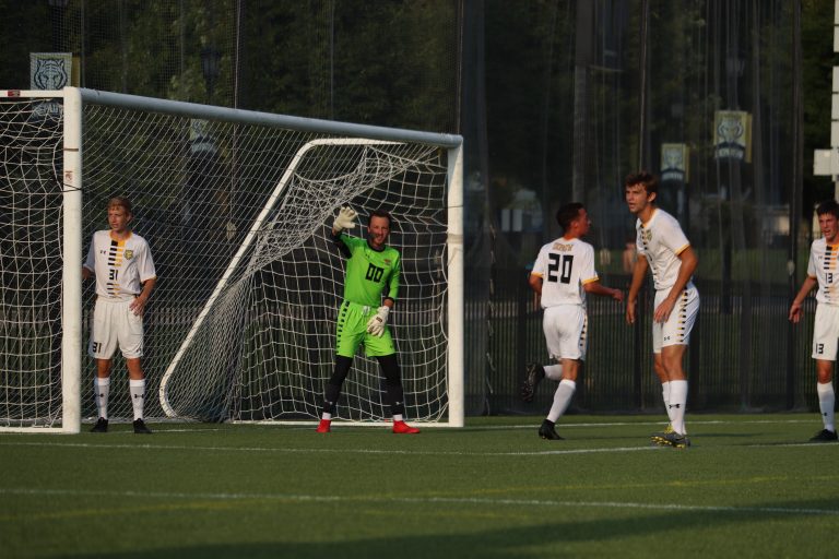 Men's Soccer Ties Against Wabash