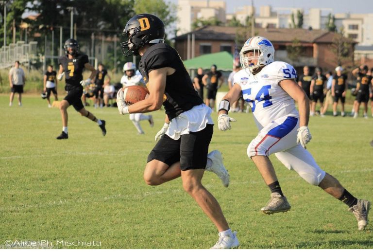 DePauw Tigers Football Tackles Italy