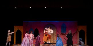 Set Design of "The Servant of Two Masters" Brings the Play to Life